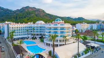 PINETA PARK DELUXE HOTEL