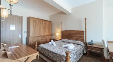 PINETA PARK DELUXE HOTEL