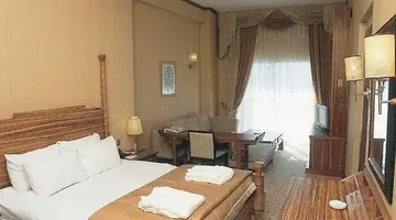 PINETA PARK DELUXE HOTEL