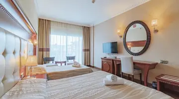 PINETA PARK DELUXE HOTEL
