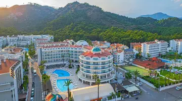 PINETA PARK DELUXE HOTEL