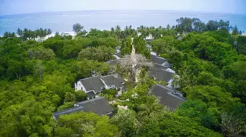 PINEWOOD BEACH RESORT AND SPA