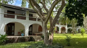 PINEWOOD BEACH RESORT AND SPA