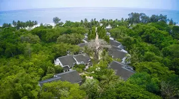 PINEWOOD BEACH RESORT AND SPA