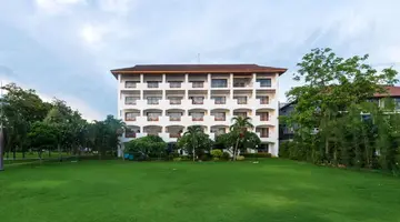Pinnacle Grand Jomtien Resort & Beach Club