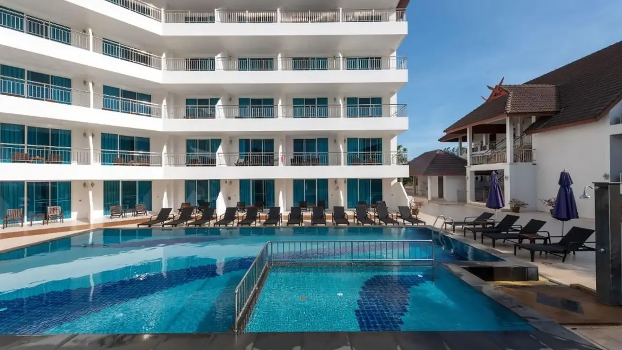 Pinnacle Grand Jomtien Resort & Beach Club