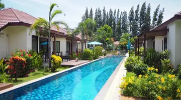 PINNACLE GRAND JOMTIEN RESORT
