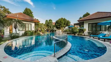 PINNACLE GRAND JOMTIEN RESORT