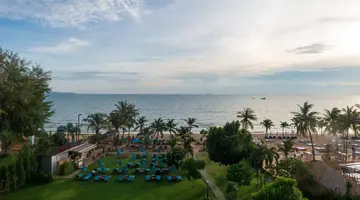 PINNACLE GRAND JOMTIEN RESORT