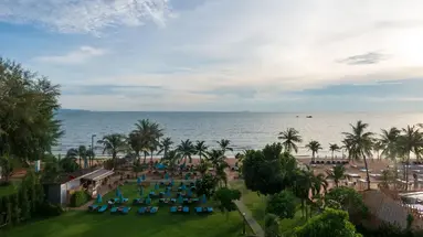 PINNACLE GRAND JOMTIEN RESORT
