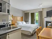 Pinnacle Hotel Whistler