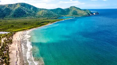 Piraci, rajskie plaże i kolonialne miasta