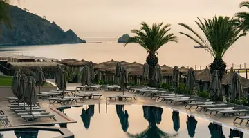 PIRATES BEACH CLUB