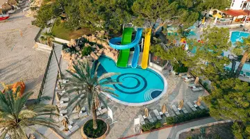 PIRATES BEACH CLUB