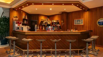 PIRATES BEACH CLUB