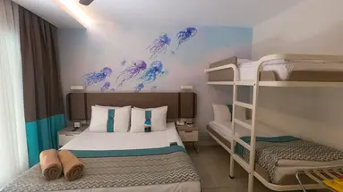 PIRATES BEACH CLUB