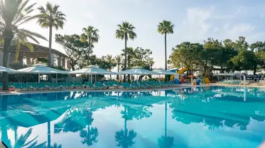 PIRATES BEACH CLUB