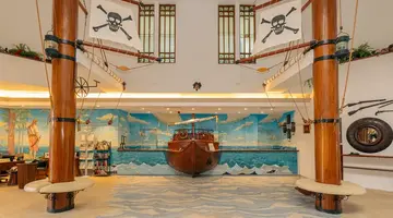 PIRATES BEACH CLUB