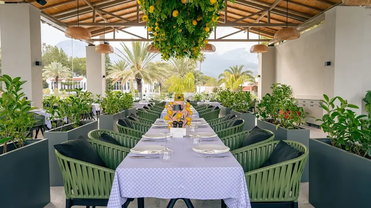 PIRATES BEACH CLUB
