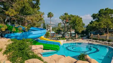 PIRATES BEACH CLUB