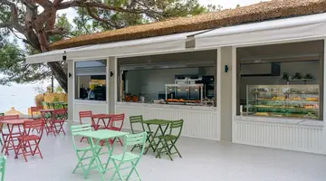 PIRATES BEACH CLUB