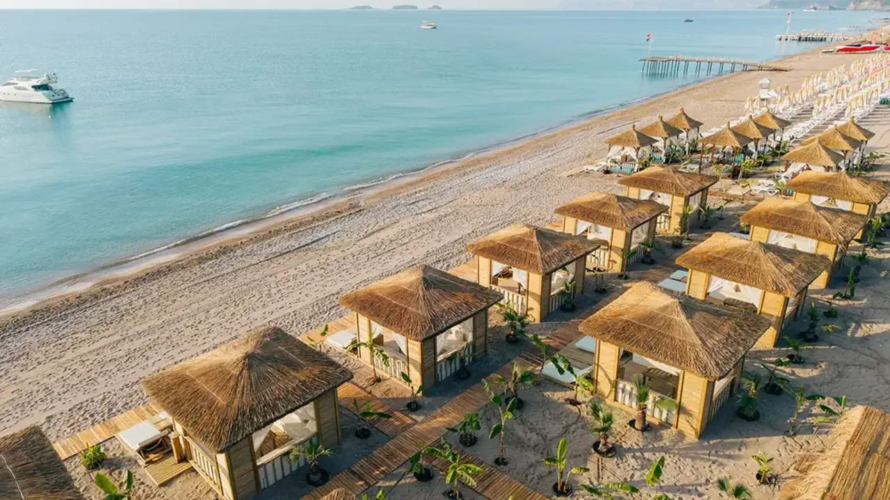PIRATES BEACH CLUB