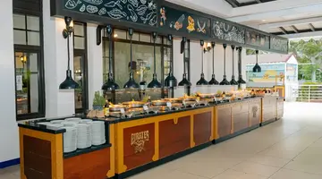 PIRATES BEACH CLUB