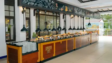 PIRATES BEACH CLUB