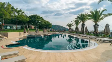 PIRATES BEACH CLUB