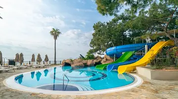 PIRATES BEACH CLUB