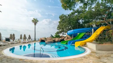 PIRATES BEACH CLUB