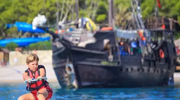 PIRATES BEACH CLUB