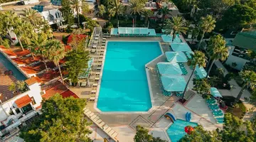 PIRATES BEACH CLUB