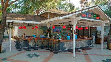 PIRATES BEACH CLUB
