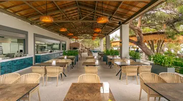 PIRATES BEACH CLUB