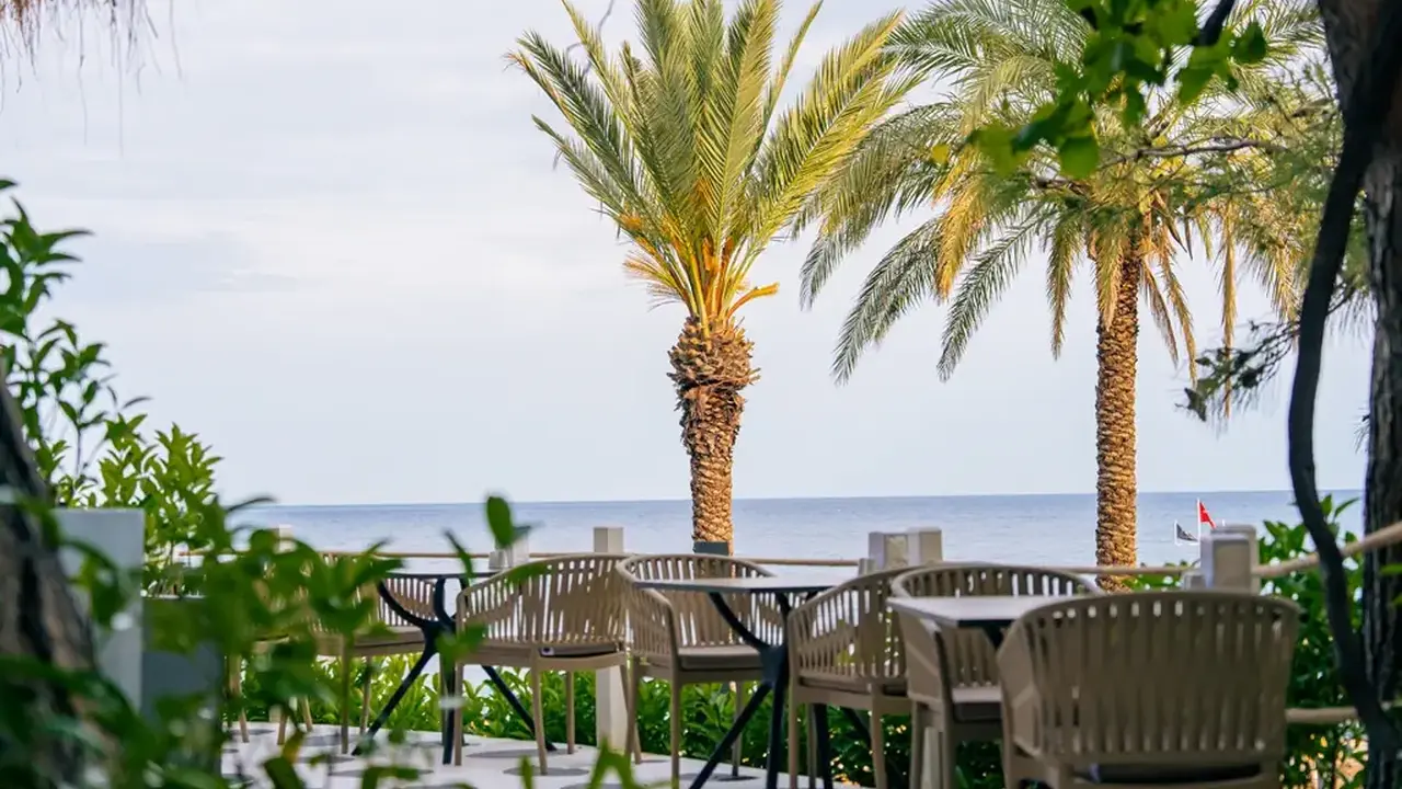 PIRATES BEACH CLUB