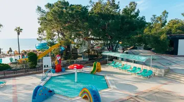 PIRATES BEACH CLUB