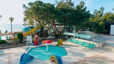 PIRATES BEACH CLUB