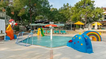 PIRATES BEACH CLUB