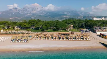 PIRATES BEACH CLUB
