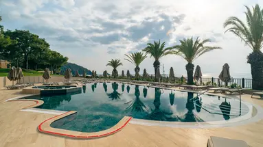 PIRATES BEACH CLUB