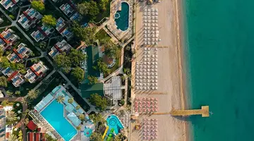 PIRATES BEACH CLUB