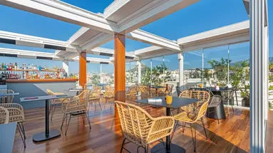 Plaka Hotel