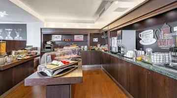Plaka Hotel