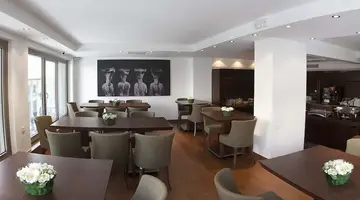 Plaka Hotel