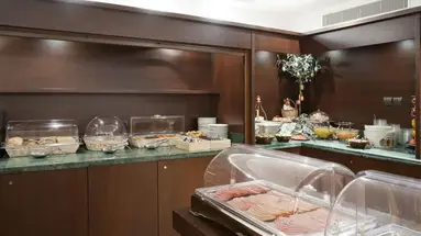 Plaka Hotel