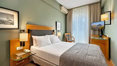 Plaka Hotel