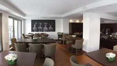 Plaka Hotel