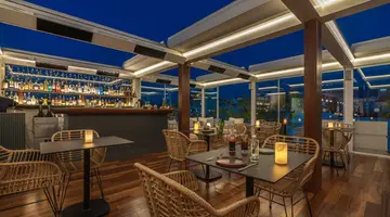 Plaka Hotel