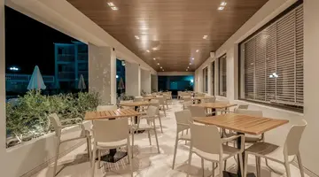 Planos Deluxe  Hotel